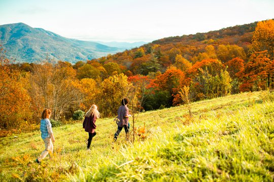 fall-color-hike-in-mcdowell-county.jpg