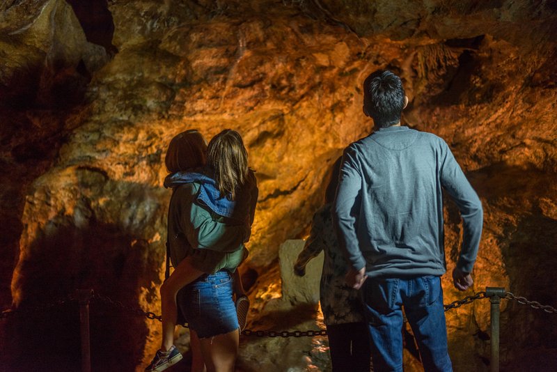 A family inside Linville Caverns