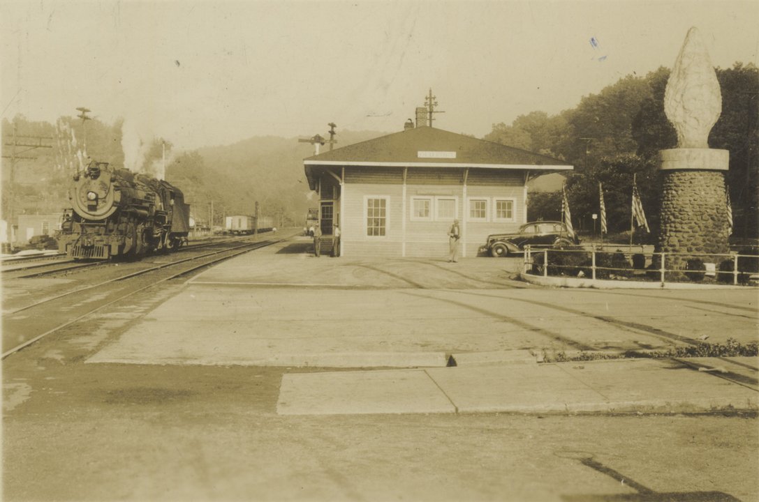 Old Fort Depot 1940s