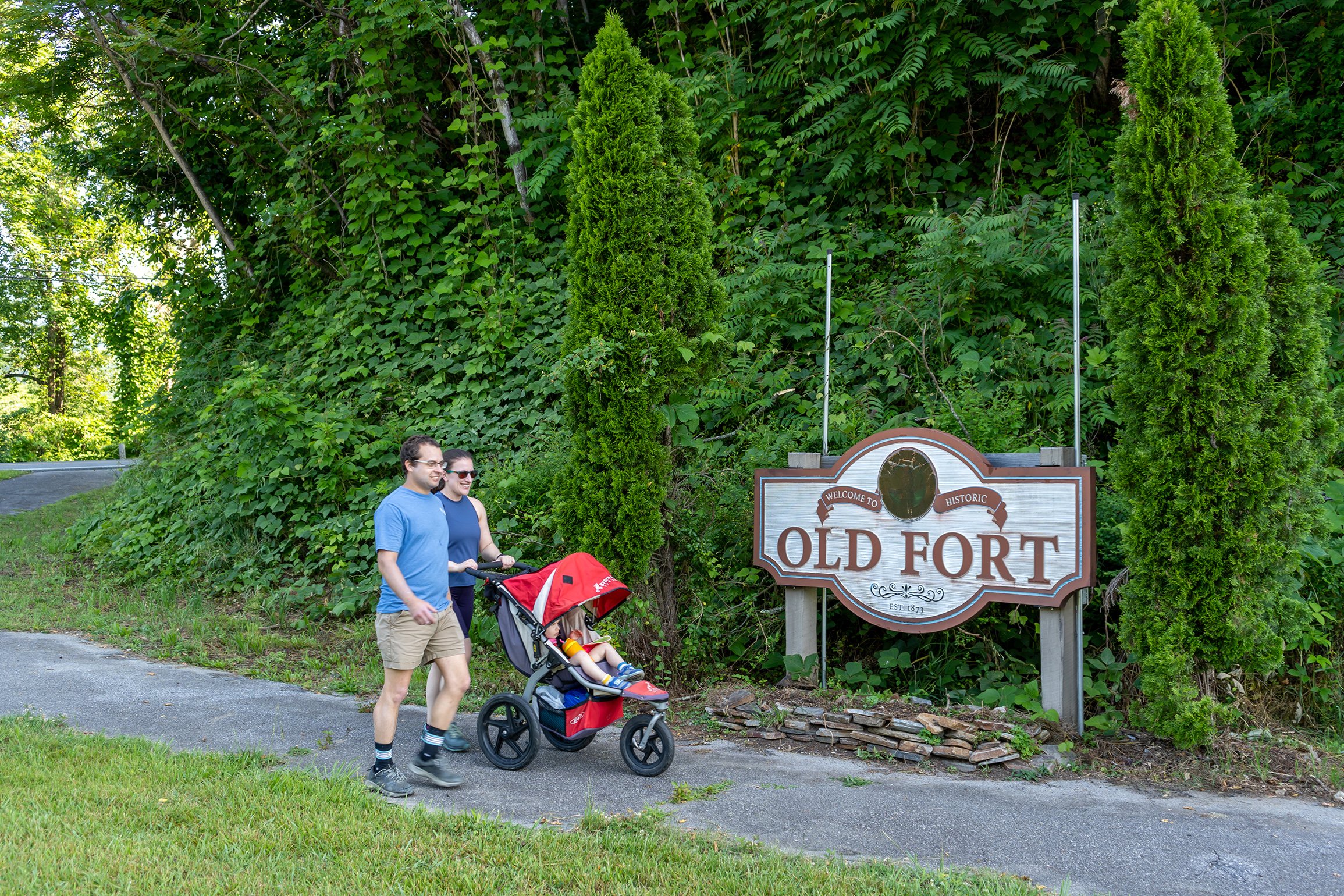 Couple walking in Old Fort